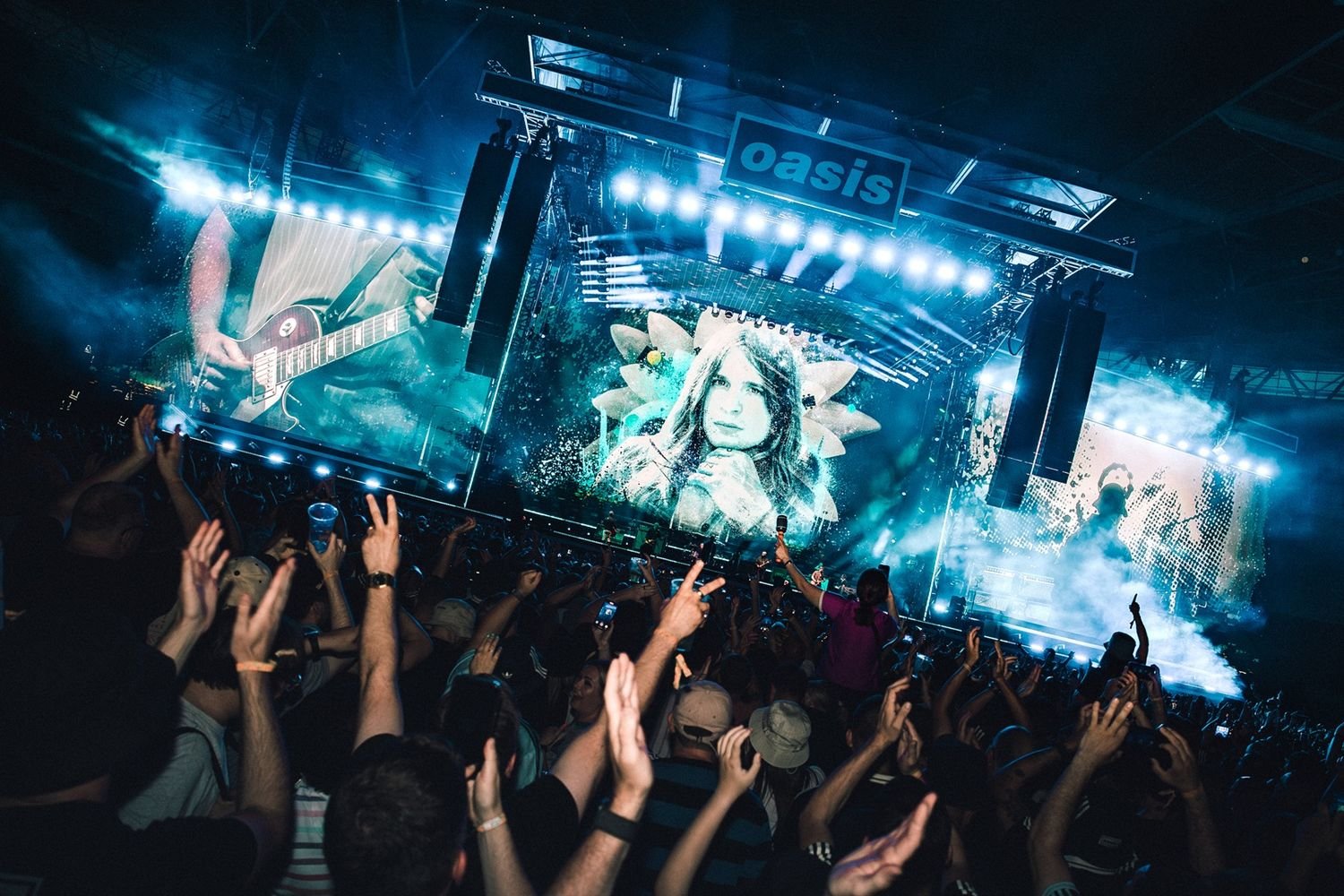 現地購入】【正規品】oasis 再結成初日 カーディフ公演日付入りTシャツ